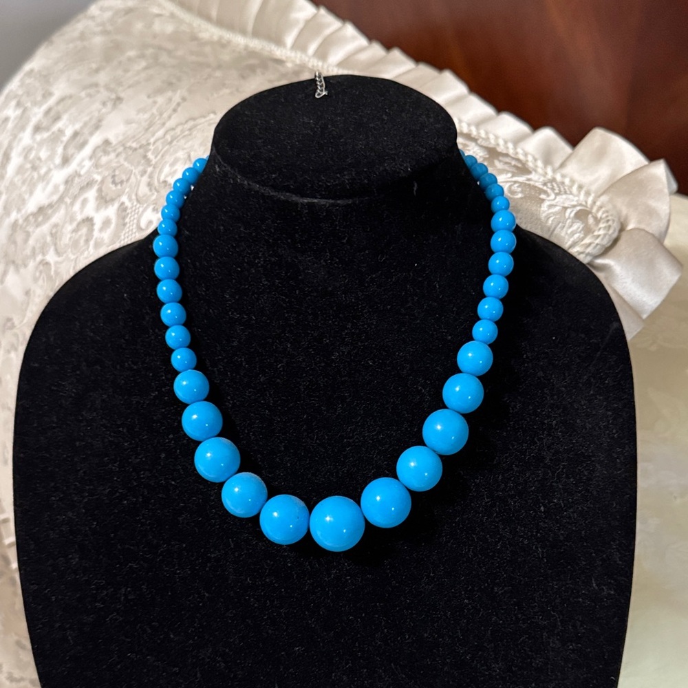 Elegant Blue Beaded Necklace